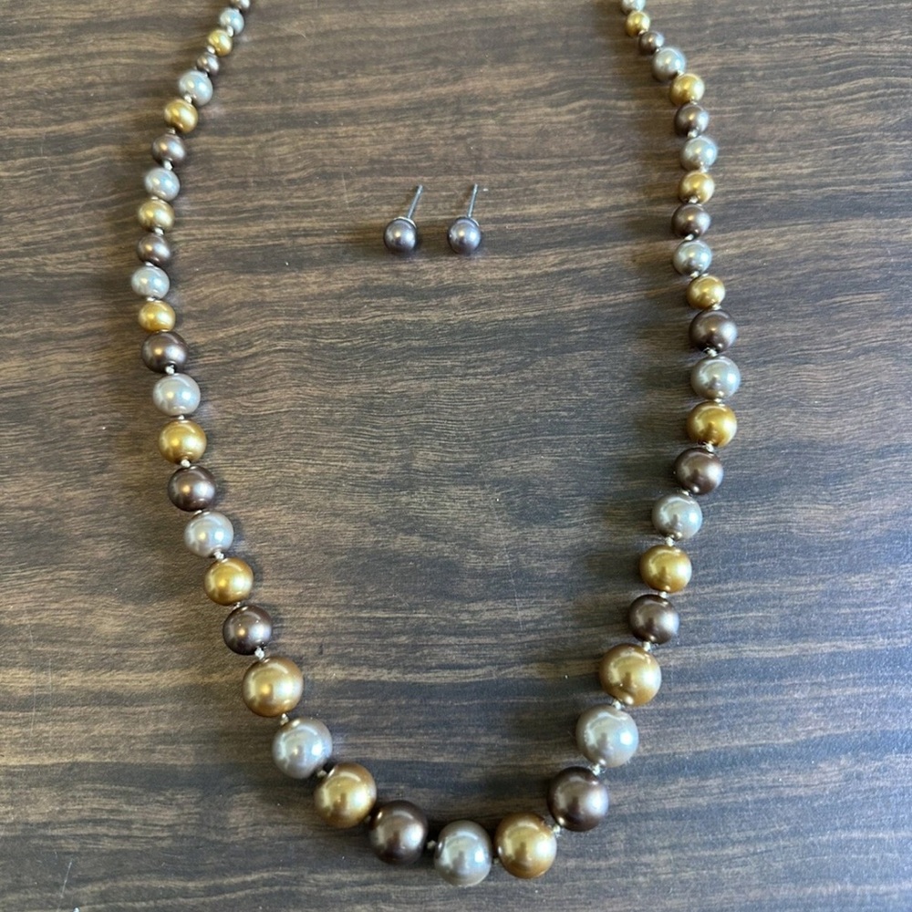 Elegant Gold and Brown Beaded Necklace with Earrings